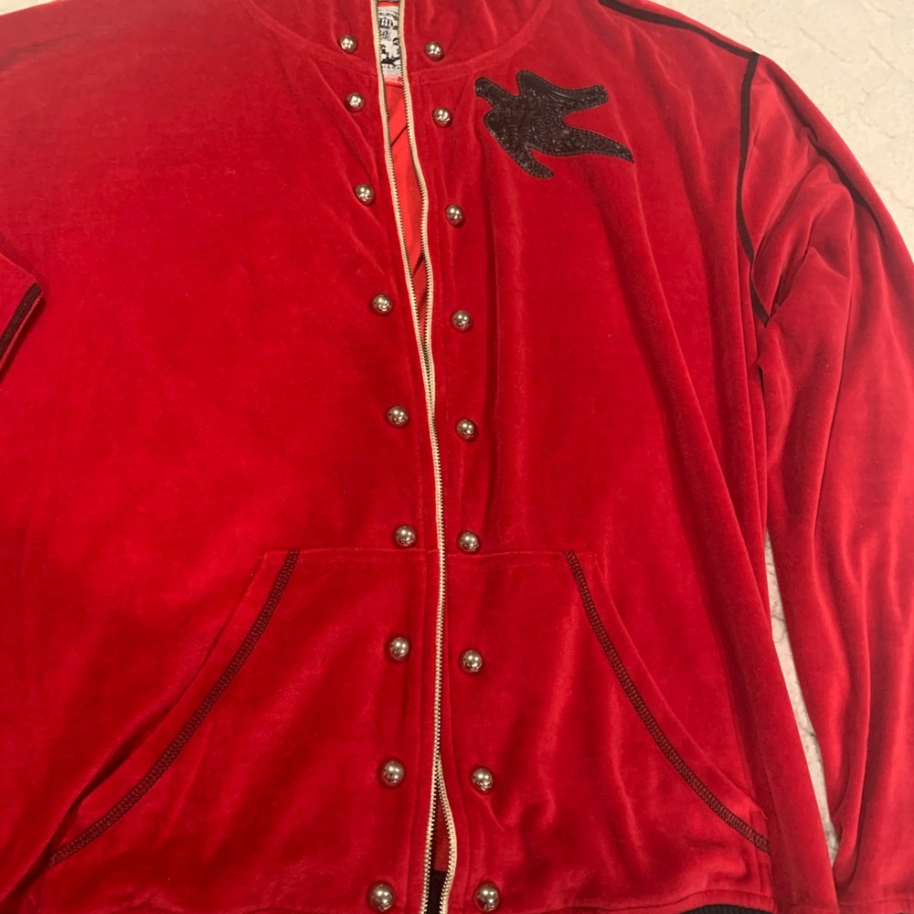 Red jacket - Picture 2 of 4